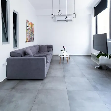 Hermes Apartment *